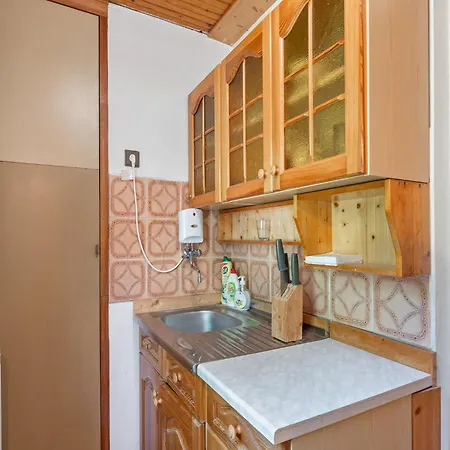 Jahor By Interhome * Splzov